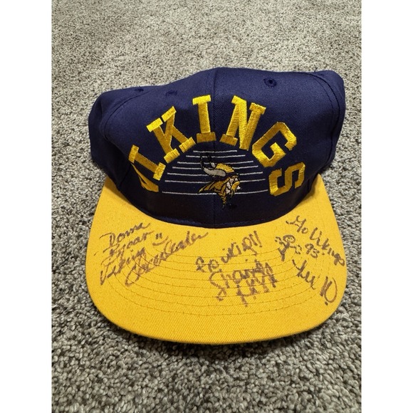 Vintage '93 Minnesota Vikings SnapBack Hat Cap CHEERLEADER AUTOGRAPHED RARE - Picture 1 of 4